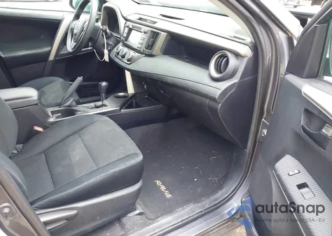 2015 Toyota Rav4 Le z USA, uszkodzony, nr VIN 2T3BFREV1FW338298